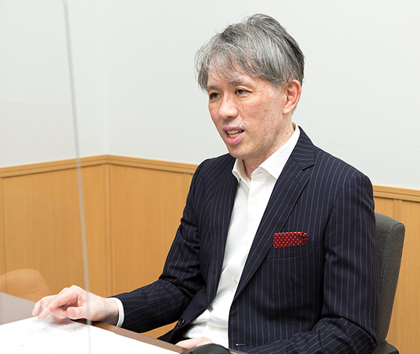 二宮 靖典 さん